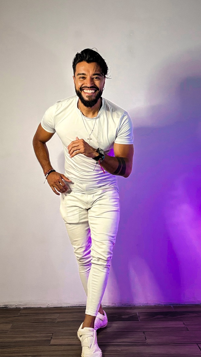Jose Medina dancing